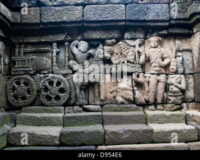 Stone relief de la vie du Bouddha, temple de Borobudur Banque D'Images