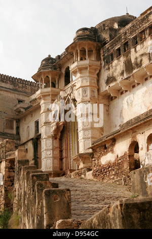 La porte de l'éléphant, l'entrée de la palais Bundi, Rajasthan, Inde Banque D'Images