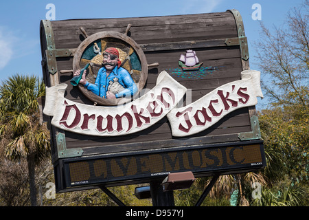 'Drunken Jack's' signe sur le bord de l'Autoroute, Mickey Spillane Pawleys Island, SC, États-Unis d'Amérique Banque D'Images