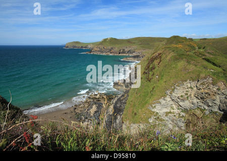Lundy Bay, près de Polzeath, vue du sentier du littoral nord, Cornwall, England, UK Banque D'Images