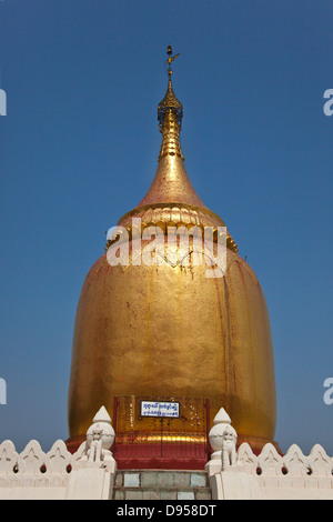 L'ancienne PAGODE BUPAYA construit par Pyusawdi surplombe la rivière Ayeyarwady et remonte à 168 AD - BAGAN, MYANMAR Banque D'Images