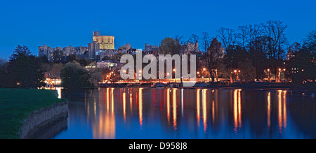 Château de Windsor au crépuscule, Windsor, royaume-uni Banque D'Images