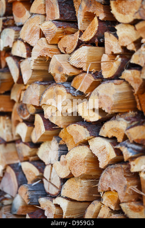 Pile de bois de chauffage prêt pour l'hiver Banque D'Images