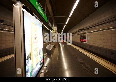 La station de métro valldaura vide barcelone catalogne espagne Banque D'Images