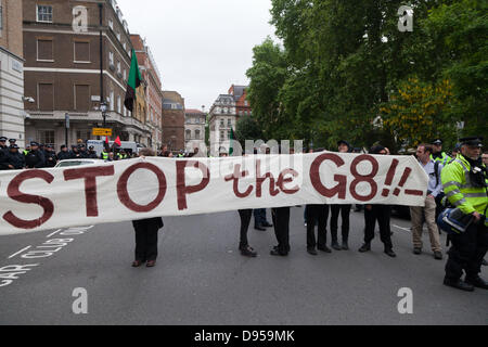 Londres, Royaume-Uni. Mardi 11 juin 2013 une bannière de l'antiG8 manifestants. Credit : Nelson Pereira/Alamy Live News Banque D'Images