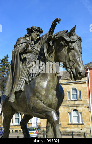 'Belle Dame sur un Cheval Blanc' statue, foire aux chevaux, Banbury, Oxfordshire, Angleterre, Royaume-Uni Banque D'Images