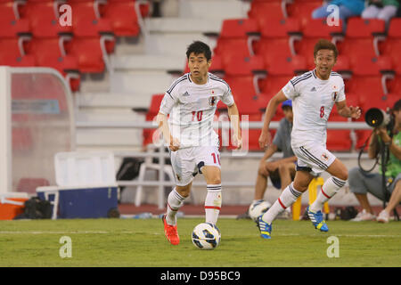 (L à R) Shinji Kagawa, Hiroshi Kiyotake, (JPN), le 11 juin 2013 Football / Soccer - COUPE DU MONDE : Brésil 2014 Tour Final qualificatif asiatique Groupe B entre l'Iraq 0-1 Japon à Al-Arabi Stadium, Doha, Qatar. (Photo de YUTAKA/AFLO SPORT) Banque D'Images