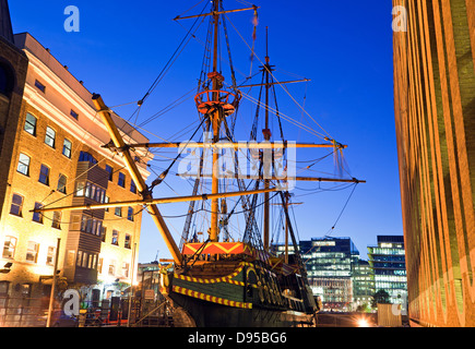 Réplique du Golden Hind Southbank London UK Banque D'Images