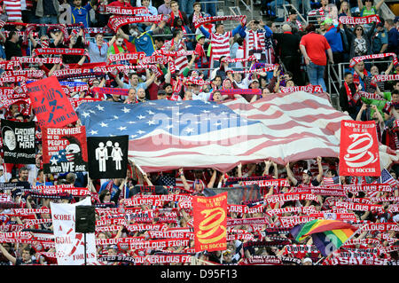 Le 11 juin 2013. Le soutien des fans de Seattle .USA contre le Panama lors d'une qualification pour la Coupe du Monde FIFA 2014 match à CenturyLink Field à Seattle, WA.. .États-unis bat le Panama 2 - 0.George Holland / Cal Sport Media Banque D'Images