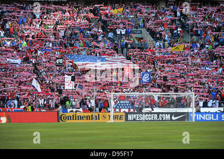 Le 11 juin 2013. Le soutien des fans de Seattle .USA contre le Panama lors d'une qualification pour la Coupe du Monde FIFA 2014 match à CenturyLink Field à Seattle, WA.. .États-unis bat le Panama 2 - 0.George Holland / Cal Sport Media Banque D'Images