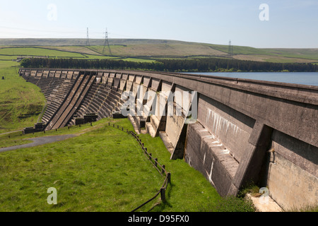 Barrage du réservoir, Baitings Ripponden, West Yorkshire Banque D'Images