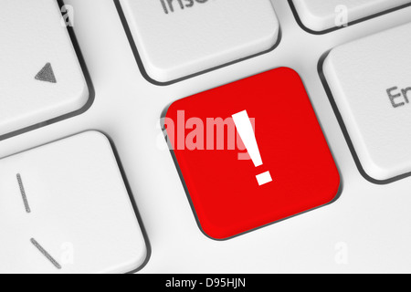 Point d'exclamation rouge bouton sur le clavier Banque D'Images