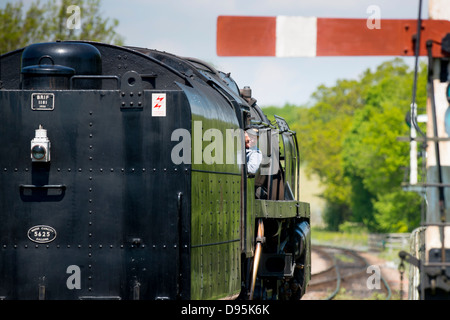 Les Bluebell Railway dans l'East Sussex, Royaume-Uni. L'indicateur de la première norme de préservation de la vapeur de fer. Banque D'Images