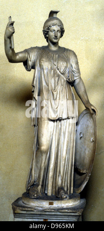 Minerva : ancienne déesse romaine de la sagesse, patronne des arts, le port de casque et tenue de protection. Athene au panthéon grec. Statue. Banque D'Images