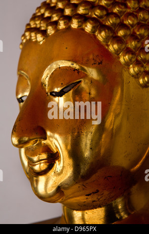 Cloître de l'extérieur du temple de Wat Pho a 400 Bouddhas ont acheté par le Roi Rama, Bangkok, Thaïlande Banque D'Images