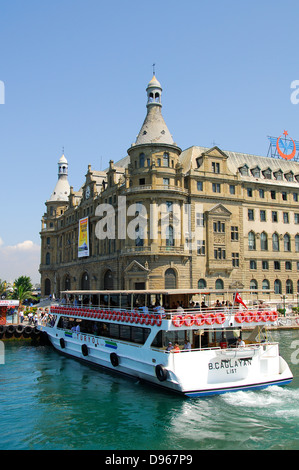 ISTANBUL, TURQUIE. L'imposante gare de Haydarpasa néoclassique Kadikoy sur la rive asiatique du Bosphore. Banque D'Images