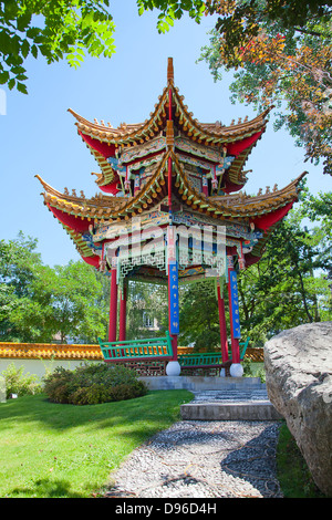 Pavillion de l'harmonie dans le jardin chinois traditionnel Banque D'Images