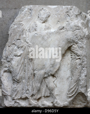 Détail de la frise du Parthénon. Sculpture en marbre grec, entre 443-438 BC. La frise complète montre une procession narrative d'hommes, de femmes et de chevaux. Banque D'Images