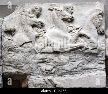 Détail de la Frise sud du Parthénon, Athènes. Montrant 6 cavaliers et leurs chevaux. Le Grec, vers 443-438 av. Banque D'Images