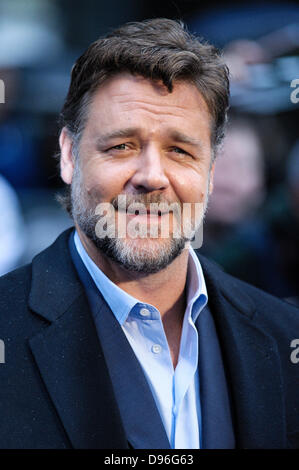 Russell Crowe assiste à la première européenne pour l'HOMME D'ACIER le 12/06/2013 à l'Empire et l'Odeon Leicester Square, Londres. Les personnes sur la photo : Russell Crowe, l'acteur. Photo par Julie Edwards Banque D'Images