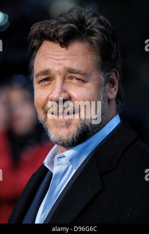 Russell Crowe assiste à la première européenne pour l'HOMME D'ACIER le 12/06/2013 à l'Empire et l'Odeon Leicester Square, Londres. Les personnes sur la photo : Russell Crowe, l'acteur. Photo par Julie Edwards Banque D'Images