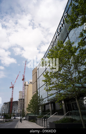 Vue extérieure de John Lewis, magasin de vente au détail, le centre commercial de Westfield, Stratford, London. Banque D'Images