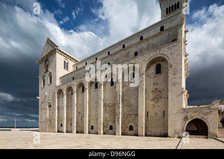 La façade extérieure, la Cathédrale de Trani, Pouilles, Italie Banque D'Images