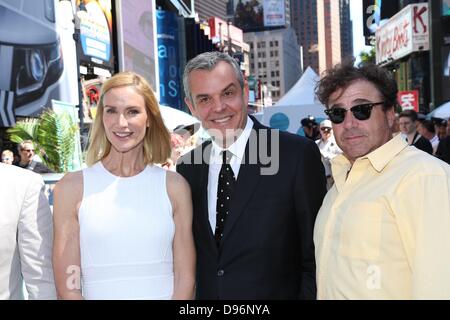 New York, USA. Le 12 juin 2013. à la ville magique Starz Premiere saison deux cas, Duffy Square à Times Square, New York, NY Le 12 juin 2013. Credit : Everett Collection Inc/Alamy Live News Banque D'Images