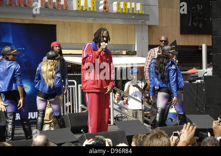 Hollywood, Californie, États-Unis 12 juin 2013. Snoop Lion lors d'une fête célébrant la nouvelle animation de la 20th Century Fox et Dreamworks Animation TURBO, tenue au Nokia Theater, au cours de l'E3 Convention de Jeux, le 12 juin 2013, à Los Angeles : Crédit ZUMA Press, Inc./Alamy Live News Banque D'Images