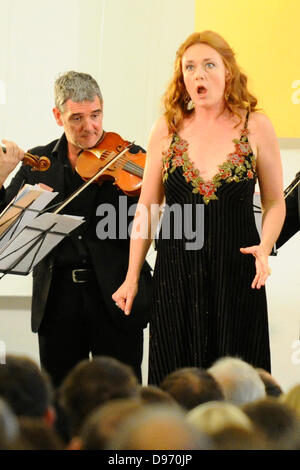 République tchèque Magdalena Kozena joue avec mezzosopranist Venice Baroque Orchestra à Moravsky Krumlov, République tchèque, le mercredi 12 juin 2013. (Photo/CTK Vaclav Salek) Banque D'Images