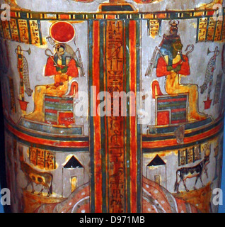 Cercueil en bois peint d'Denytenamun Incense-Bearer, du temple d'Amon. Début 22e dynastie, environ 945-850 BC de Thèbes. La décoration du couvercle comporte de nombreuses allusions à la renaissance grâce à l'Agence du dieu Soleil. Banque D'Images