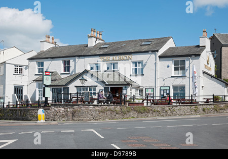 L'Albion pub Arnside Cumbria England UK Royaume-Uni GB Grande Bretagne Banque D'Images