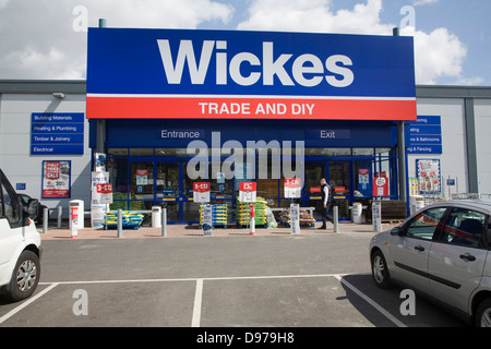 Commerce et magasin de bricolage Wickes entrée, Ipswich, Suffolk, Angleterre Banque D'Images