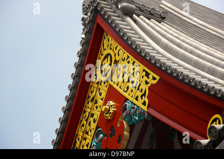 Pignon de toit du Temple Senso-ji couloir principal Banque D'Images