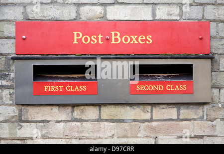 Boîtes aux lettres pour le premier affichage et deuxième classe, UK Banque D'Images