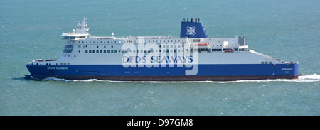 DFDS Seaways ferry dans la Manche, peu de temps après le départ de port de Douvres Banque D'Images