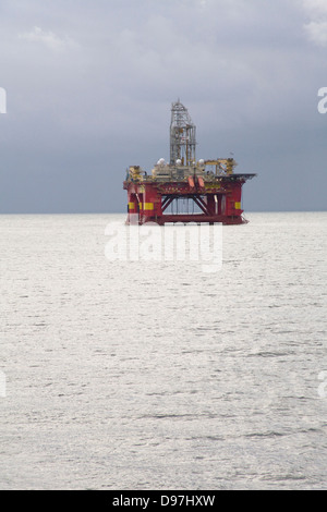 Plate-forme de forage semi-submersible bateau Stena Don Invergordon Estuaire de Cromarty Banque D'Images