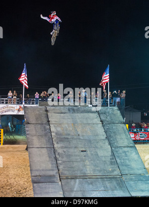Rider Motocross FMX donnant non identifiés dans le cadre de démonstration de l'Helldorado days à Las Vegas Banque D'Images