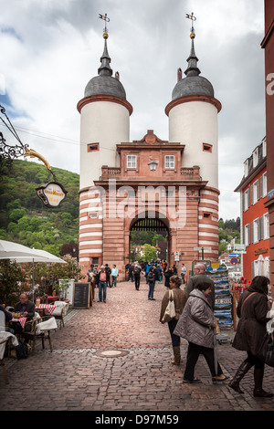 La ville de Heidelberg et les 'vieux' Gate Bridge, l'Allemagne, de l'Europe Banque D'Images