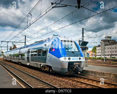 Bombardier français commuter train station - France. Banque D'Images