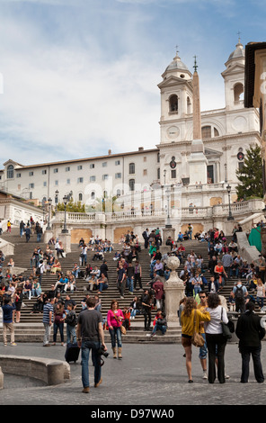 Les marches espagnoles, escalier de la Trinita dei Monti, Piazza di Spagna, Rome, Italie Banque D'Images