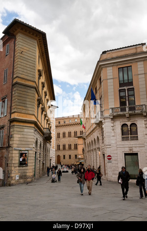 Rues dans le centre médiéval de Sienne, Toscane, Italie Banque D'Images