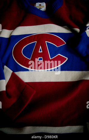 Un chandail des Canadiens de Montréal vintage jersey Photo ...