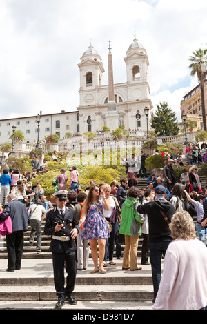 Les marches espagnoles, escalier de la Trinita dei Monti, Piazza di Spagna, Rome, Italie Banque D'Images