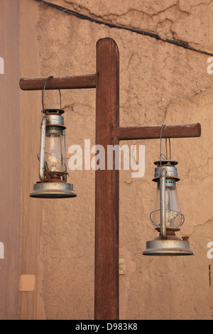 Les lampes de la fort Nizwa. Nizwa est le centre de la Granny's niches de Heartland. L'oasis est située à la pointe sud de la Banque D'Images