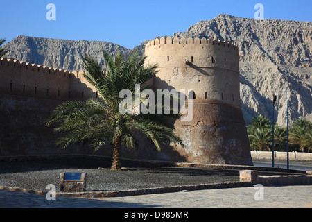 Cacapo forteresse, al-Chasab, Khasab, dans le Granny's enclave niches de Musandam, Oman Banque D'Images