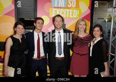 Hollywood, Californie, USA. 13 Juin, 2013. Molly Green, James Leffler, Matt Mider, Stephanie Dziczek et Meg Charlton au cours de la Los Angeles Film Festival's premiere du nouveau film de Sony Photo classiques Je suis tellement excité, tenue au Regal Cinemas à L.A. Live, le 13 juin 2013, à Los Angeles. Credit : Crédit : Michael Germana/Globe Photos/ZUMAPRESS.com/Alamy Live News Banque D'Images