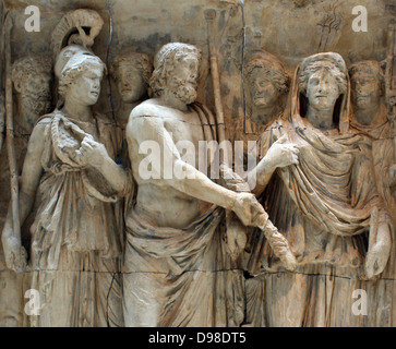 L'arc de Trajan à Beneventum ANNONCE 114. L'arche a été dédié à Trajan par le Sénat et le peuple de Rome. Elle a marqué le début de la Via Traiana. Banque D'Images