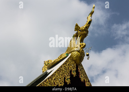 Hussadeeling Statues sur Ubosot dans Wat Sri Don Lune , Chiang Mai Thaïlande Banque D'Images