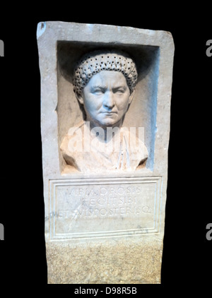 Stèle funéraire en marbre de Vibia Drosis. Période romaine, Flavian, ca. 69-80 Banque D'Images